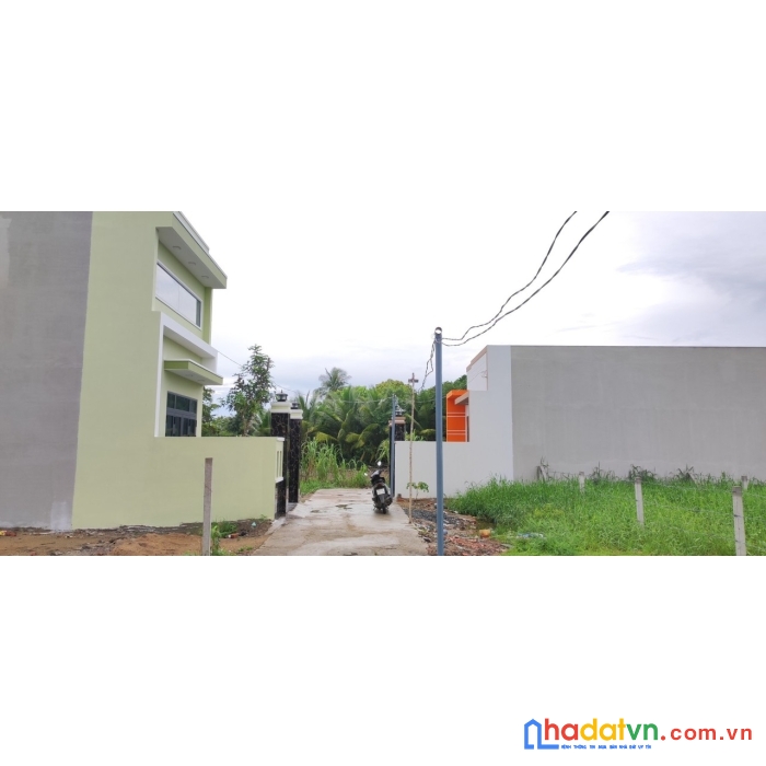 Cần bán gấp đất kèm nhà tại xã mỹ lộc huyện cần giuộc tỉnh long an 100m2 giá 2tỷ.