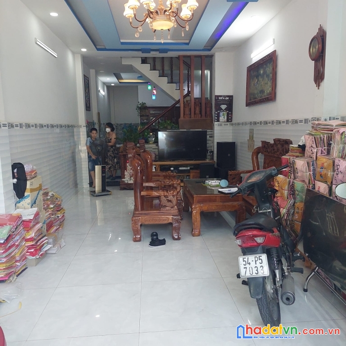 Bán nhà phạm văn đồng- xe hơi đậu cửa. 4x15m- 3 tầng. nhỉnh 5 tỷ