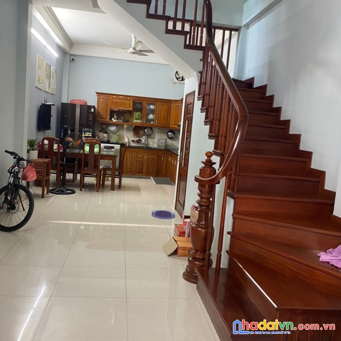 Chính chủ cho thuê nhà 4 tầng ở phú viên - bồ đề lh 0966661686