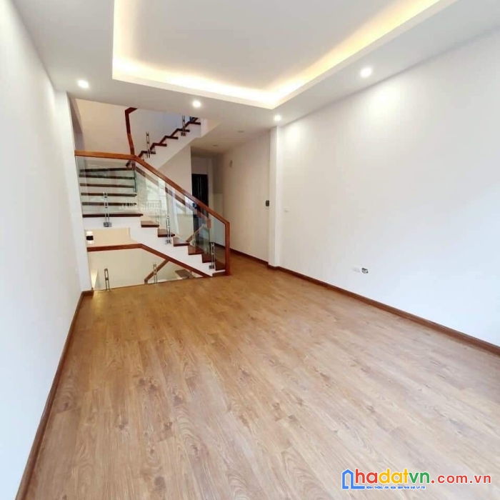 Bán nhà cầu giấy nhỏ xinh 33m2 x 5 tầng chỉ 3,9 tỷ.