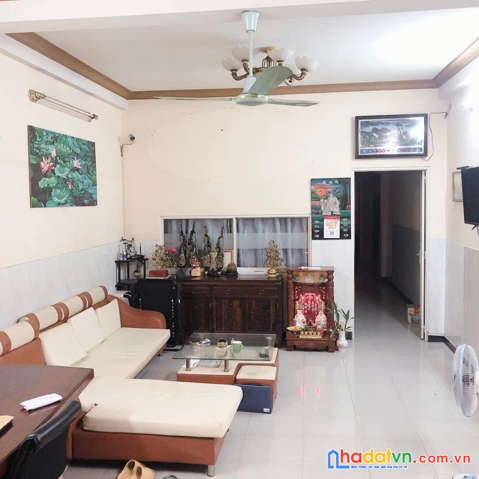 Trần thị năm 62m2 hẻm 6m, chủ ở kỹ nhà đẹp như vừa xây