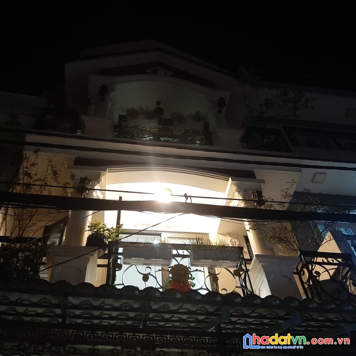 Biệt thự mini giữa trung tâm quận 7, đường huỳnh tấn phát, tặng toàn bộ nội thất