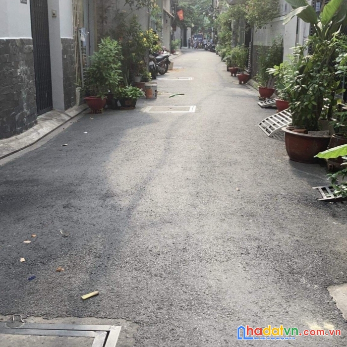 Phan đình phùng phú nhuận - sát hẻm oto - 2 tầng btct - chỉ 3.95 tỷ cho 26m2