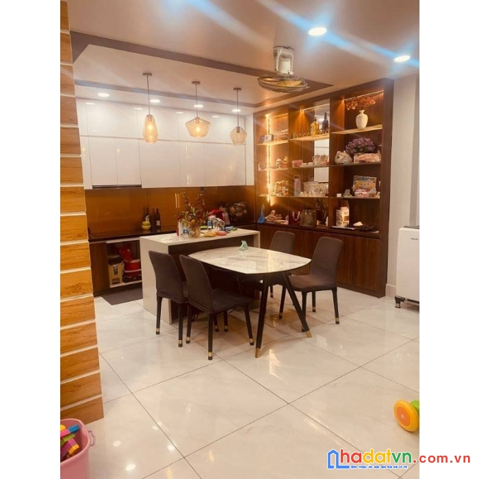 Hxh cv làng hoa ngang 5m dài 9m giá nhỉnh 5 tỷ