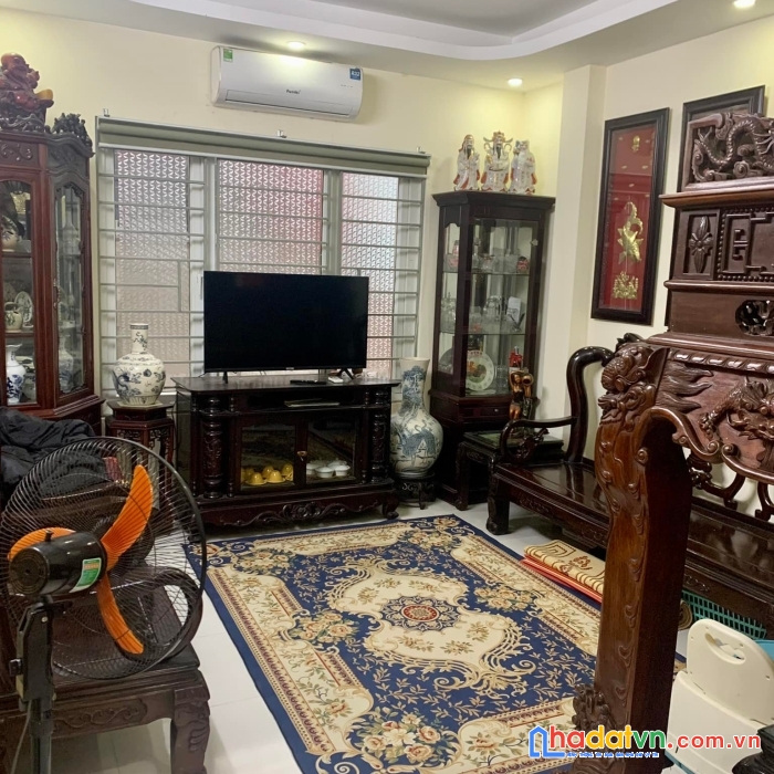 Hàng hiếm! nhà tây hồ ngõ 628 hoàng hoa thám 86m, 5t, mt4.2m. oto, gần phố. giá chỉ 17,8 tỷ
