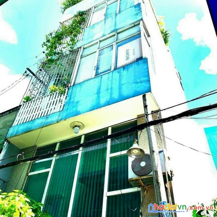 Hem noi bo 6m thông xe hơi trước nhà 122/48 lac long quan p3,q11.
