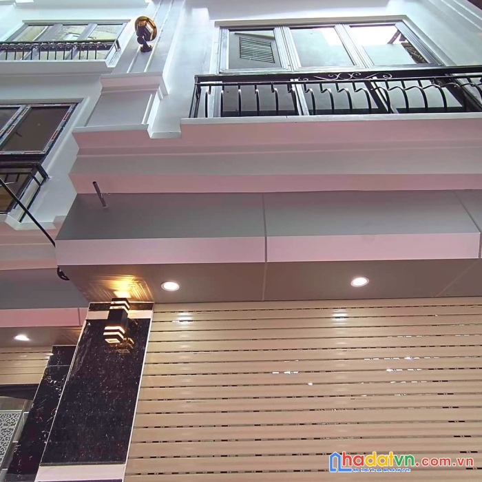Bán nhà đại la, lô góc 2 mặt thoáng, trung tâm hai bà trưng, dân trí cao.
