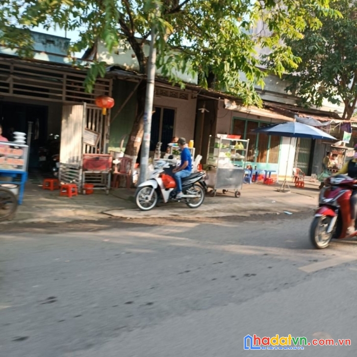+ bán  mặt tiền nguyễn thị tồn ngay chợ cổng sau cty pouchen giá 4,1tỷ