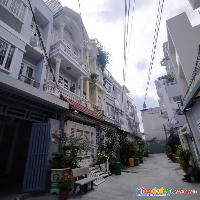 Chính chủ bán gấp nhà 4 tầng giá tốt nhà bè-huỳnh tấn phát. 64m2. chỉ 6.5 tỷ. hẻm xh quay đầu
