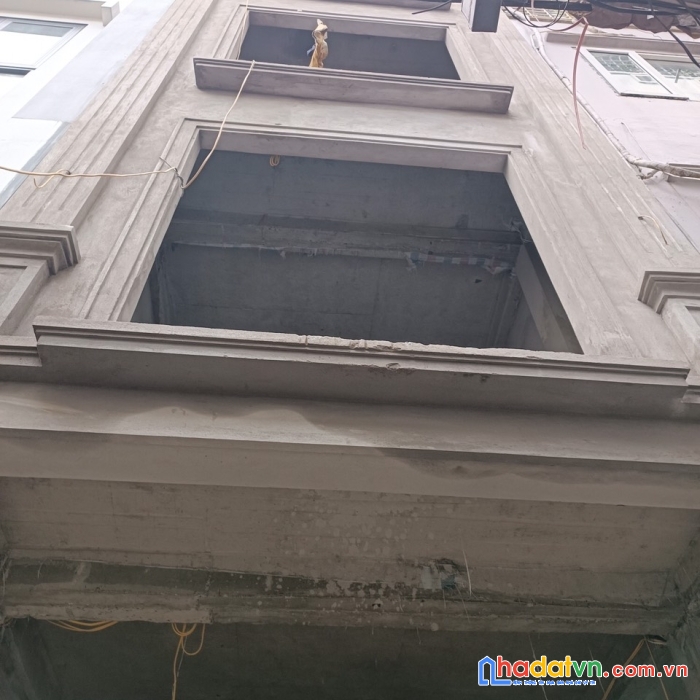 Bán nhà tây hồ ngõ 445 lạc long quân 42m, 5t, 3,5mmt. nhà mới, oto đỗ. giá chỉ 6,8 tỷ