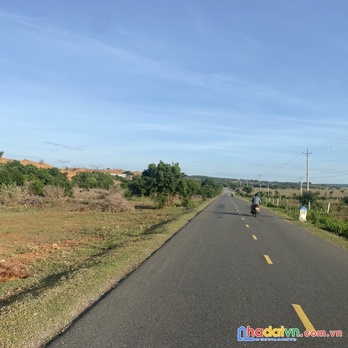 140m mặt tiền dt 716, ngay ngã ba, gần sân bay phan thiết