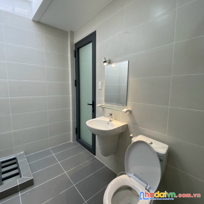 Bán nhà phú nhuận, chỉ 4.2 tỷ, 3.3 x 11m, 2 lầu, trần hữu trang