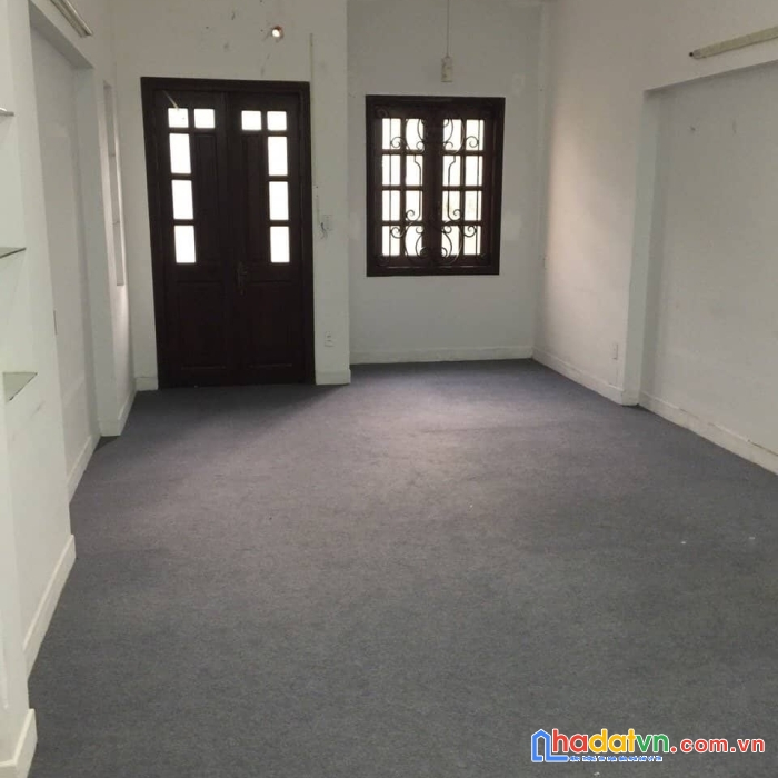 Bán gấp nhà đẹp đương lớn quận tân phú, dt:100m2,giá 16,5 tỷ.