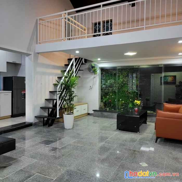 Nhà đẹp diện tích lơn sau lưng mt điện biên phủ