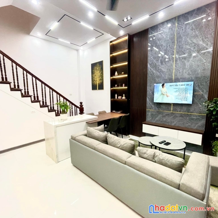 Bán nhanh nhà ngọc lâm, 42m, 5 tầng, mới - đẹp - ở ngay, giá hơn 4 tỷ