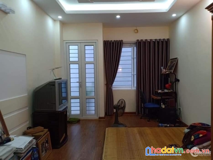 Chỉ hơn 5 tỷ có nhà phố láng hạ, đống đa, kinh doanh tấp nập, 5 tầng, mt 4.1m