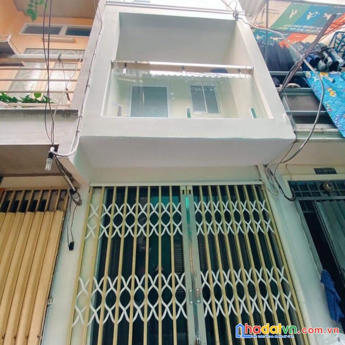 Bán nhà 5 tầng dt 50 m2 quận 4 có 1,3 tỷ