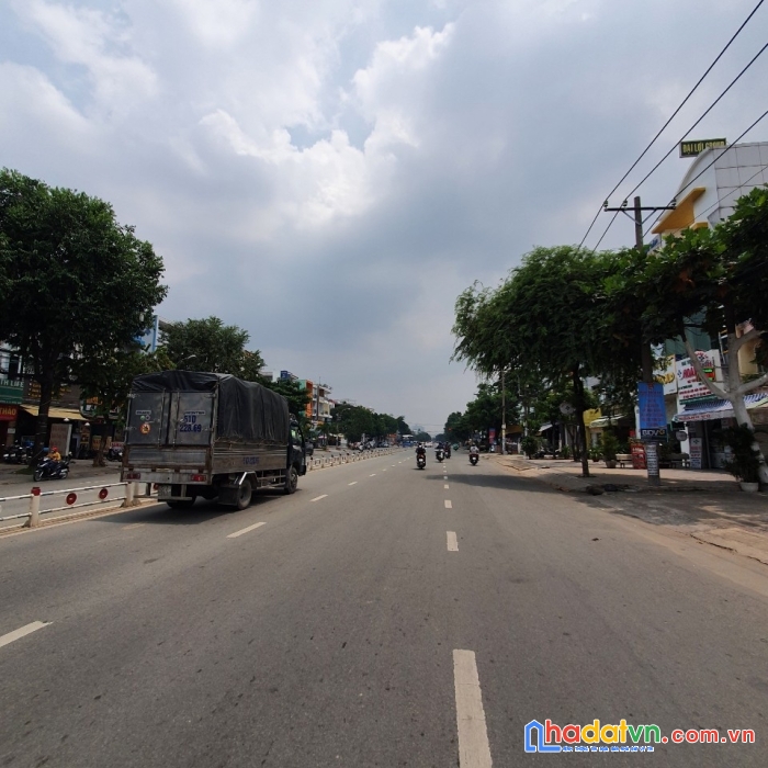 Nhà mặt tiền đường lớn - 2 mặt tiền trước sau - kinh doanh sầm uất - sổ vuông vức - 1 chủ từ đầu