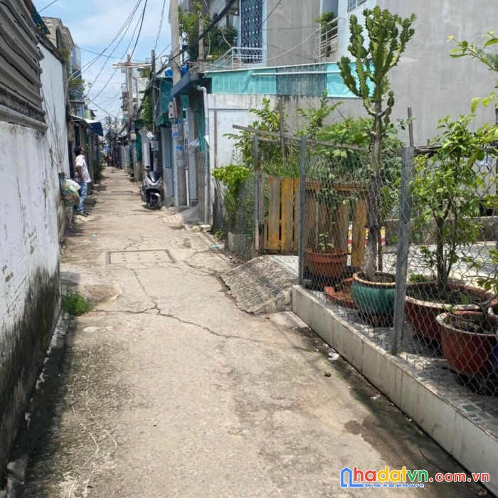 Bán đất xây nhà 3 tầng quận 7-huỳnh tấn phát-shr-hẻm thông. 90m2 4.1x22. chỉ 3.5 tỷ