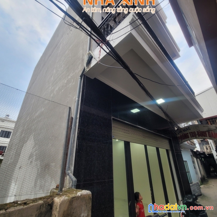 N473    nhà   đẹp  ở chợ hàng 50m2   cách đường hồ sen 100m 
lh  0399291974