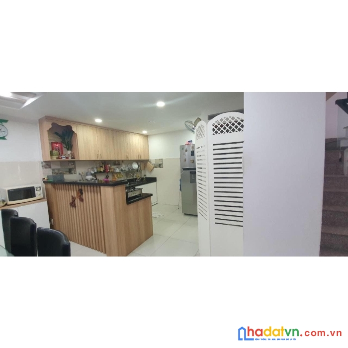 Bán nhà trung tâm quận 10 - đường cmt8 - hoà hưng - ngang 5m7 - 4 tầng - hxh. giá: 9  tỷ