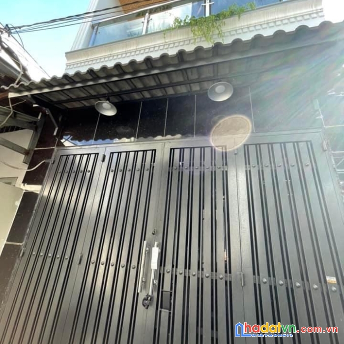 Chủ gửi nhà  phạm văn chiêu  phường 14 quận gò vấp dt 3,7x8m giá 3,3ty