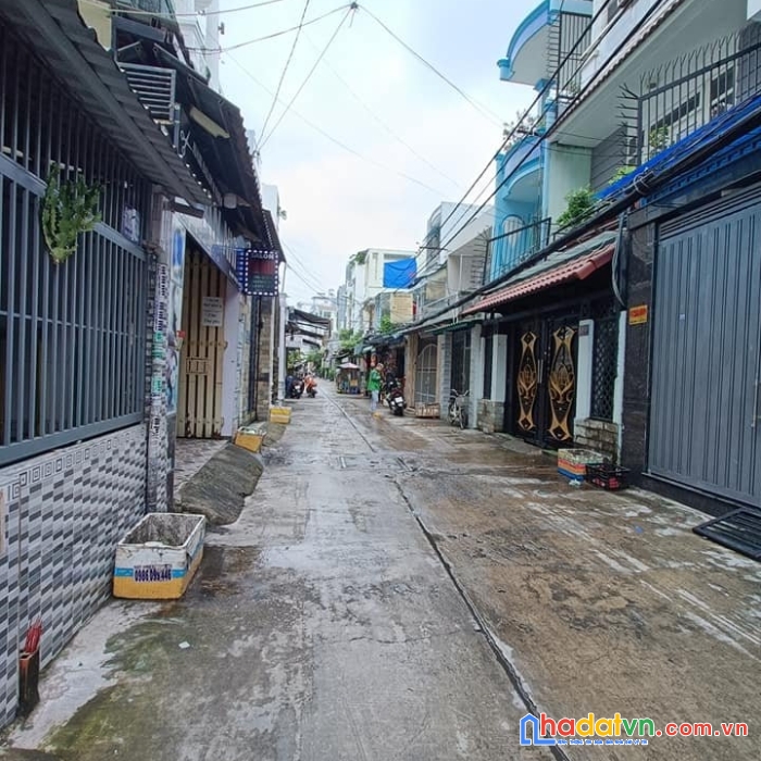 Bán nhà hẻm 628 hậu giang, p. 12, q. 6, dt 4.2 x 18.8m, nh 9.8m, 3.5 tấm, giá 12 tỷ.
