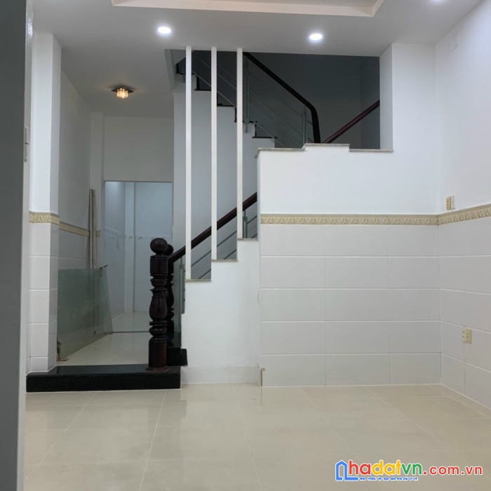 Nhà, hẻm 4m  phùng văn cung, 4.2 x 11m, 3 lầu, 7.8 tỷ, phú nhuận