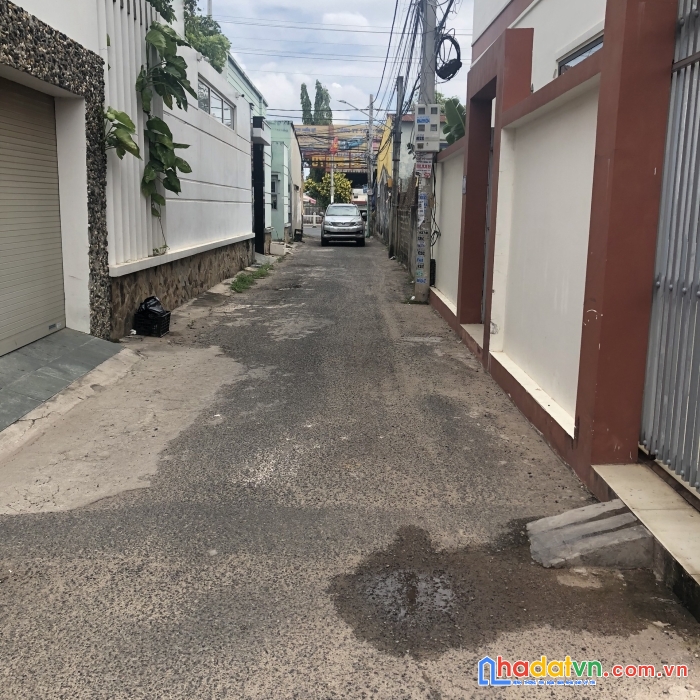 Nhà cấp 4 có gác tại hẻm ô tô 870 đường 30 tháng 4, phường 11