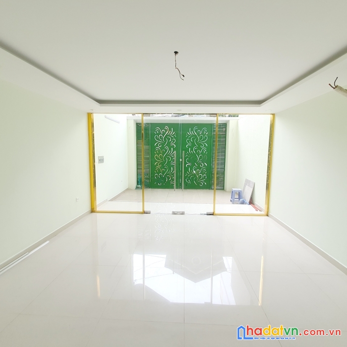 Nhà mới hxh sát đường lý thường kiệt p14 q10. trệt,lửng,2 lầu,sân thượng. giá 13 tỷ tl
