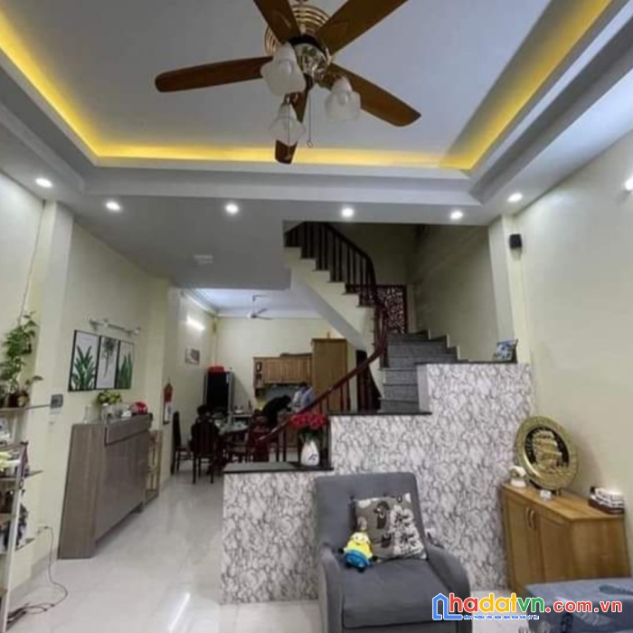 Bán nhà phố bồ đề, long biên, hà nội. 93m2 x3tầng, giá 6.93 tỷ, ngõ thẳng,rộng, thông , ở đỉnh