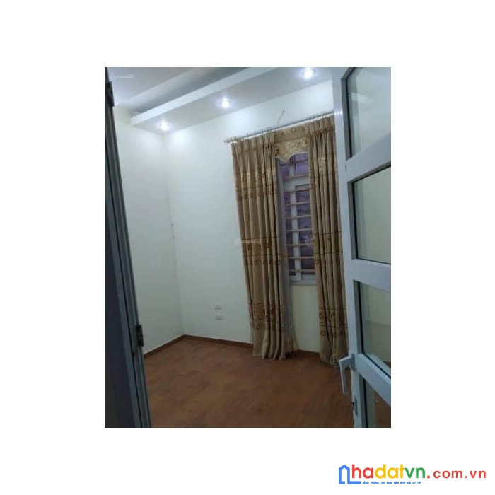 Bán nhà ngọc lâm ,long biên 30 m2 4 tầng 2.5 tỷ ngõ thoang ,yên tĩnh