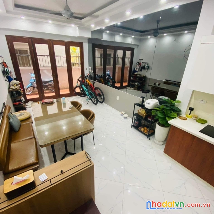 Siêu đẹp, gần ô tô , tặng nội thất, nhà dịch vọng , giá 4.6 tỷ