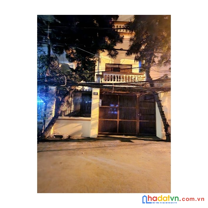 Khu phân lô - 2 mặt ngõ ô tô tránh - nhà 2 mặt tiền đều có ban công - 2 phút ra hồ tây lộng gió -