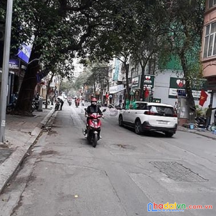 Bán nhà tây hồ mặt phố thụy khuê 9,8 tỷ, 32mx4 tầng, mt 5,6m, kd cực đỉnh