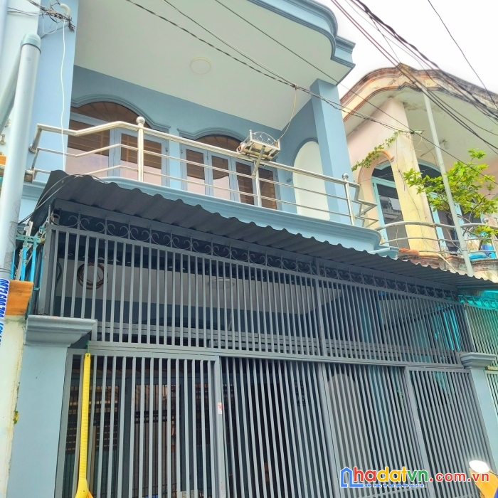 Cần bán gấp nhà trệt +lầu, 4x16 giá cực kỳ rẻ,đht06 oto đậu cửa