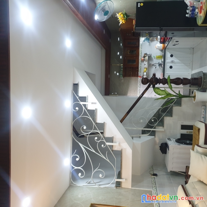 Nhà gò vấp  42m2  3 tầng 3 pnhxh nguyễn văn lượng thông nhất gò vấp 3 tầng 3 pn 3 tỷ 8 lh: