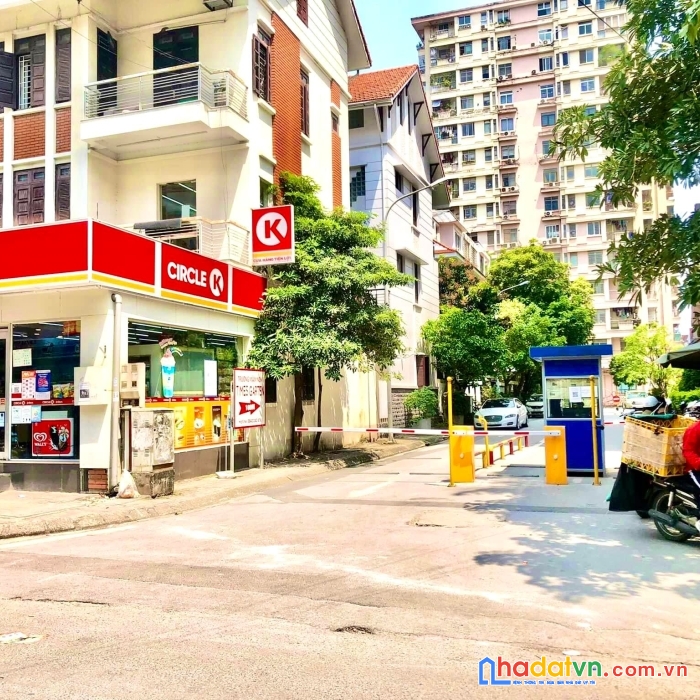 Bán biệt thự liền kề đội nhân, ba đình, vỉa hè, ô tô tránh đõ ngày đêm, dt 101m, 4 tầng, mt 7m,