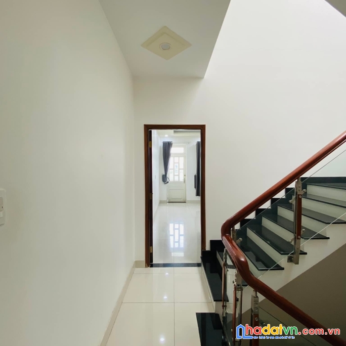 Bán nhà hẻm 645 điện biên phủ, p1, q3 mặt tiền 4,5m dài 25m 120m2