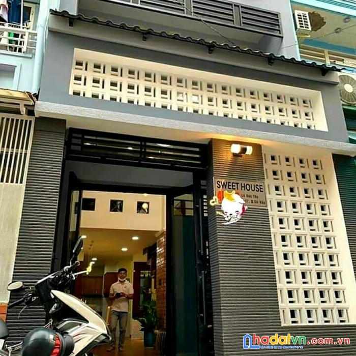 Cần bán nhà phân lô, ô tô đõ cửa doãn kế thiện 55m2x 4 tầng, giá 5.7 tỉ, nhà dân xây chắc chắn