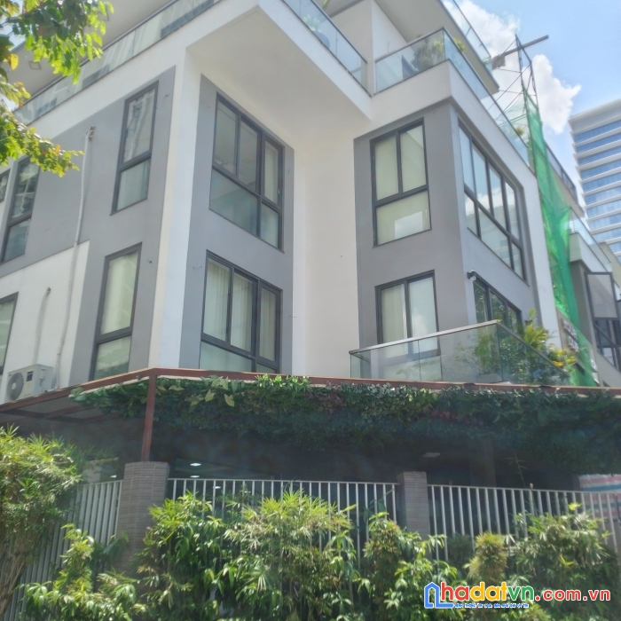 Cần bán biệt thự  khu ha do centrosa diện tích 137,5 m2 chỉ 43 tỉ