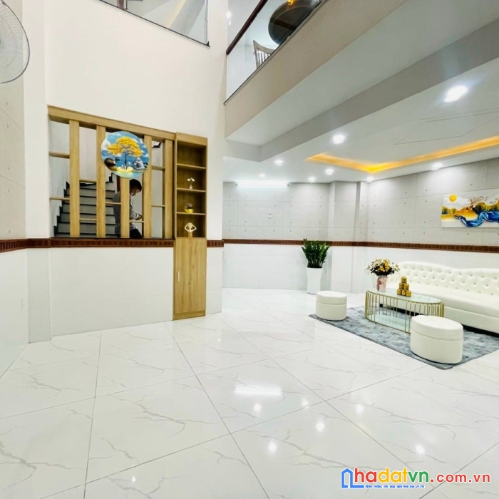 Gấp 110m2 cmt8 3 tầng btct chỉ 8 tỷ tl nhà mới ở ngay