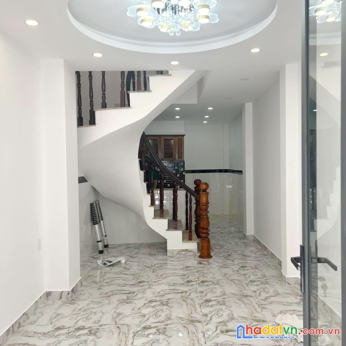 Nhà mới sang trọng trệt/2 lầu hẻm xe hơi đỗ cửa nguyễn thị tần p2.q8 6tỷ980