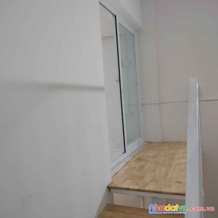 Cần bán gấp căn hộ tt tầng 1 ngõ 627 giải phóng,dtsd 108 m2, 2 tầng, 2 mặt thoáng, giá 2,3 tỷ có