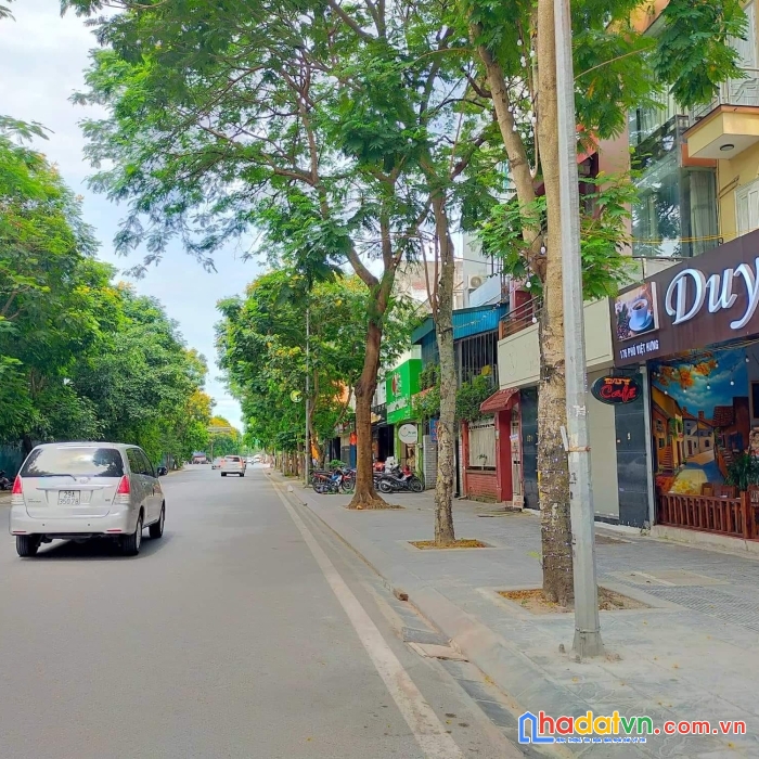 Đất kim cương m.phố việt hưng x.buýt vỉa hè to:100m mt 6m 24 tỷ long biên.