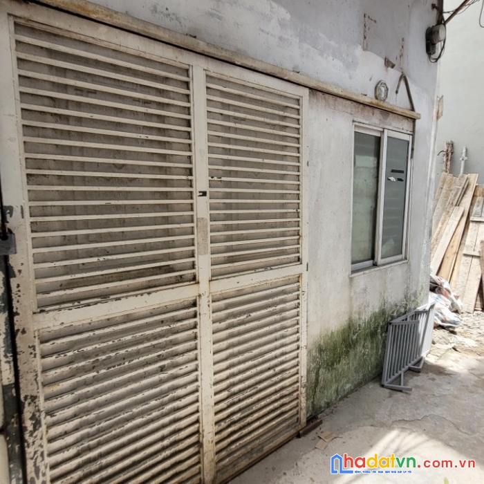 Bán nhà c4, gần ô tô, ngõ 318 thạch bàn, 1.8 tỷ. long biên.