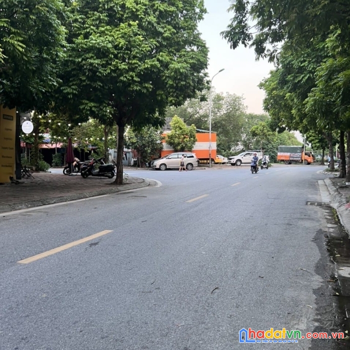 Rẻ lắm vũ xuân thiều long biên 300m c4 mt 15m 19 tỷ/p.lô/ôtô tránh.