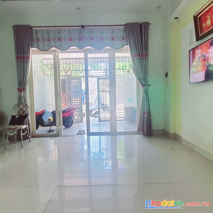 Nhà bán mặt tiền đường 5,5 2 tầng,nhà mới . 3 tỷ nhỏ. sổ đỏ trao ngay