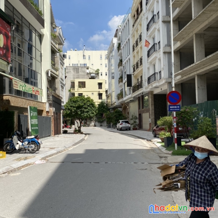Bán nhà âu cơ ngõ 124 tứ liên  quận tây hồ, giá chỉ  5,1 tỷ, 83m2, mt 4,20m, cách ô tô 15m.