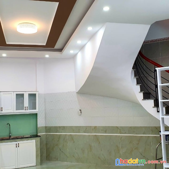 Nhà đẹp 4 tầng kiên cố ở hoàng văn thụ, dt 45m2 chỉ 6.5tỷ..cần bán